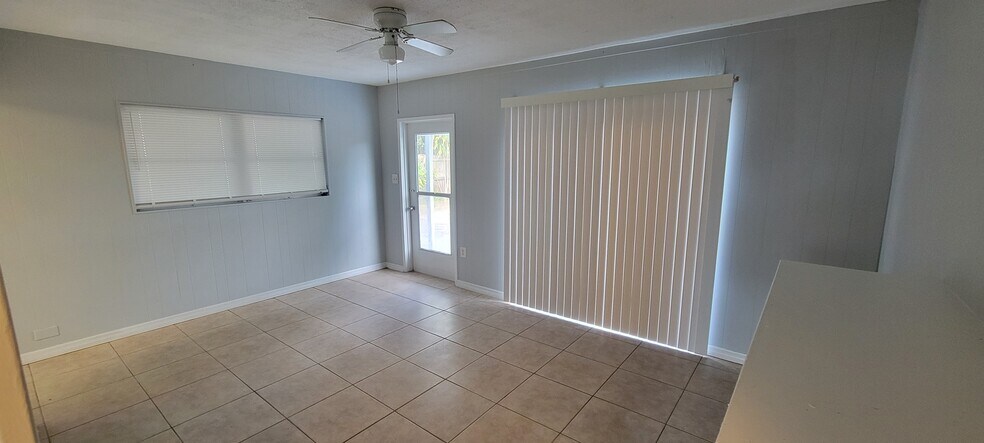 Building Photo - 2439 2nd Avenue SE