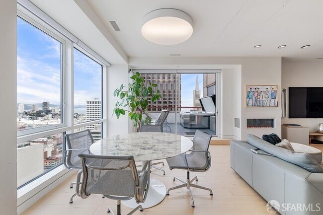 Building Photo - 333 Bush St