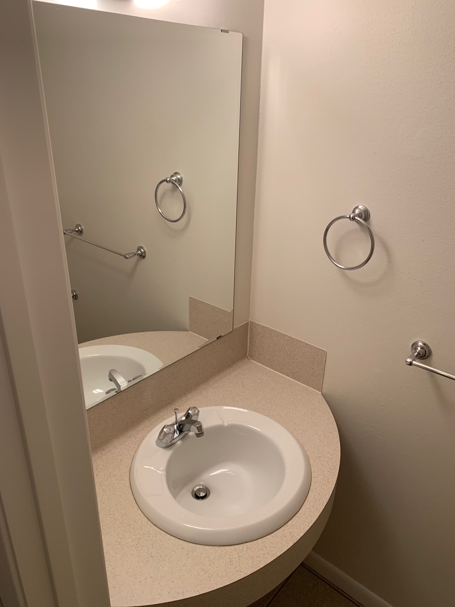 Building Photo - 3216 Crosscreek Dr