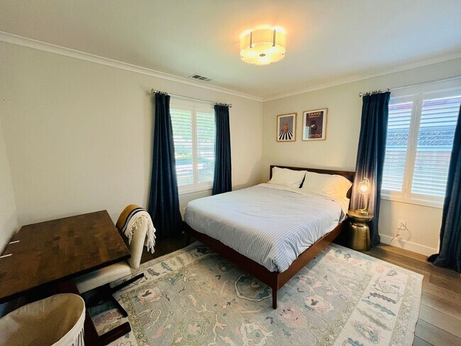 Building Photo - Stunning 3 Bed 2 Bath Downtown Sunnyvale w...