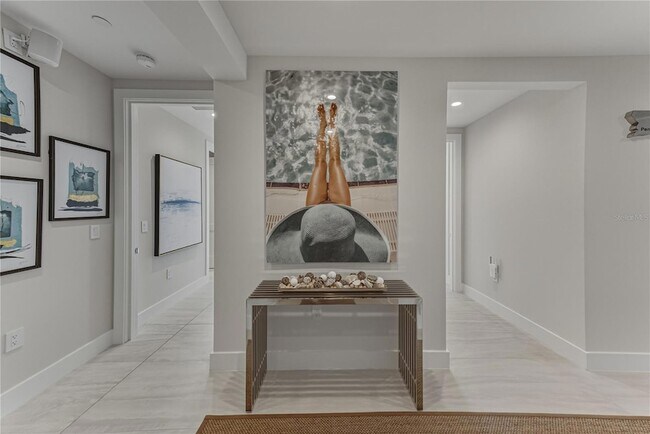 Building Photo - 275 1st Ave S