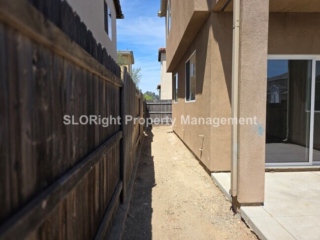 Building Photo - AVAILABLE NOW - 3 Bed/2.5 Bath Home located in Templeton Ranch