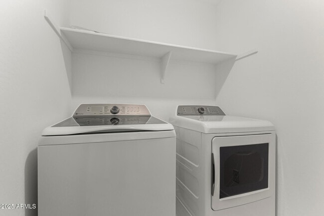 Building Photo - 14633 W Sand Hills Rd