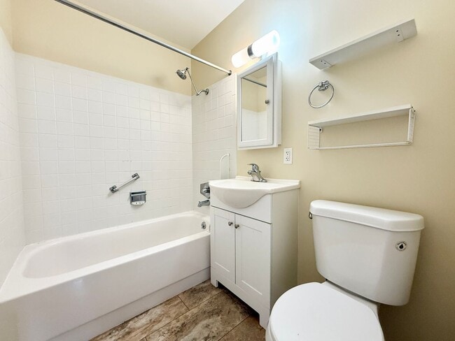 Building Photo - Renovated Single-Family Home in Pacifica!
