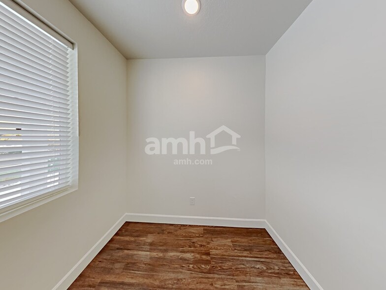 Building Photo - 1419 Perelle Ln