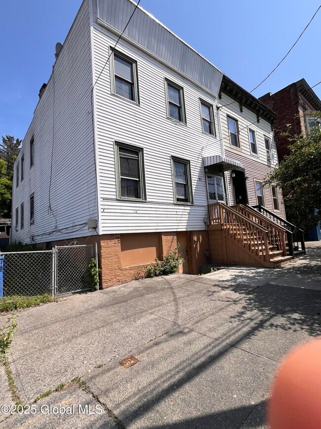 Building Photo - 71 Watervliet Ave