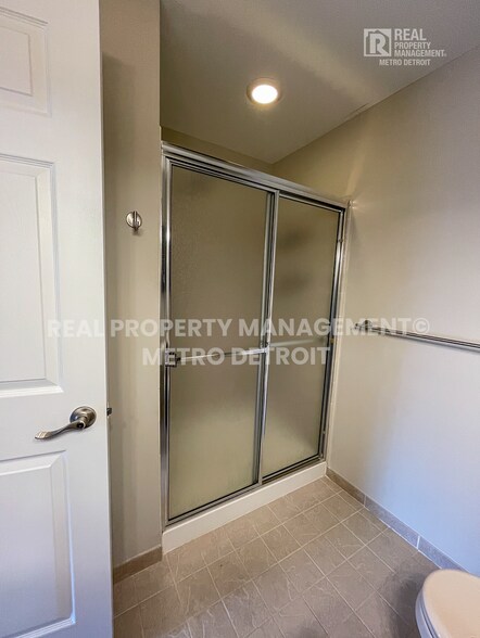 Building Photo - 1852 Flagstone Cir