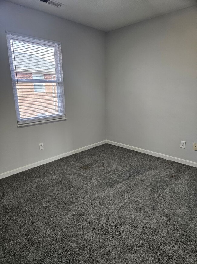 Building Photo - 1 bedroom 1 bathroom