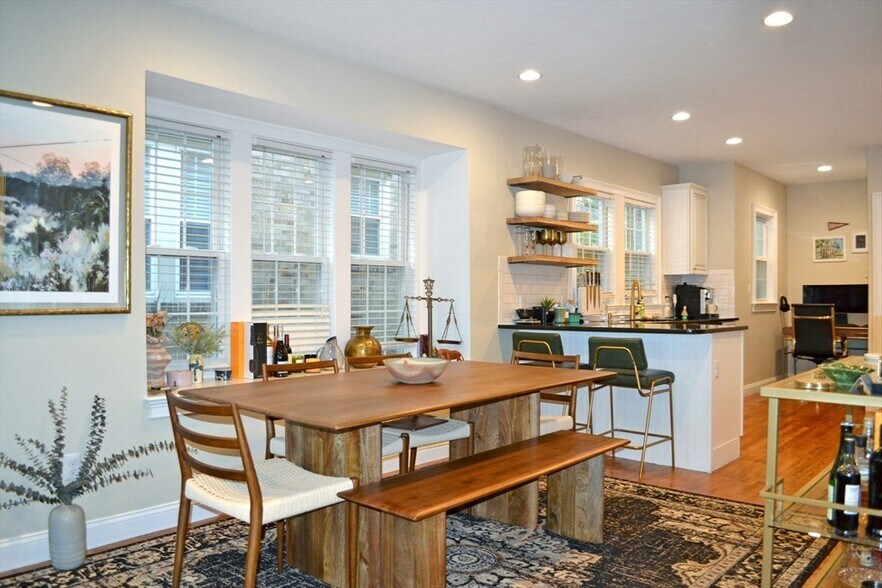 Primary Photo - 42 Robinwood Ave