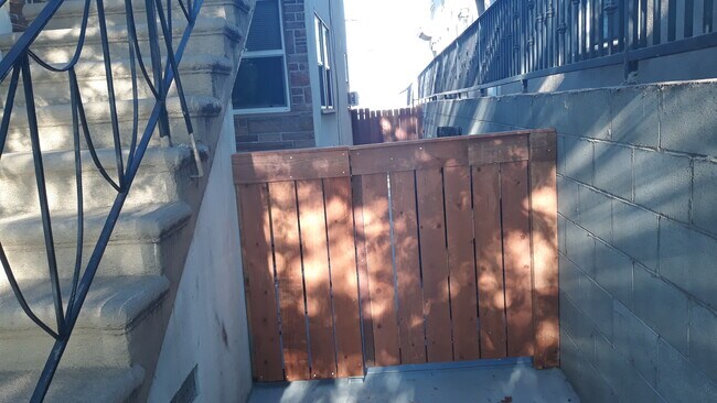 Gated Entrance - 1420 N Hollywood Way