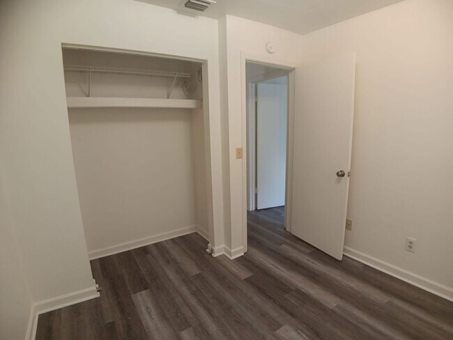 Building Photo - 237 Pheasant Run Dr