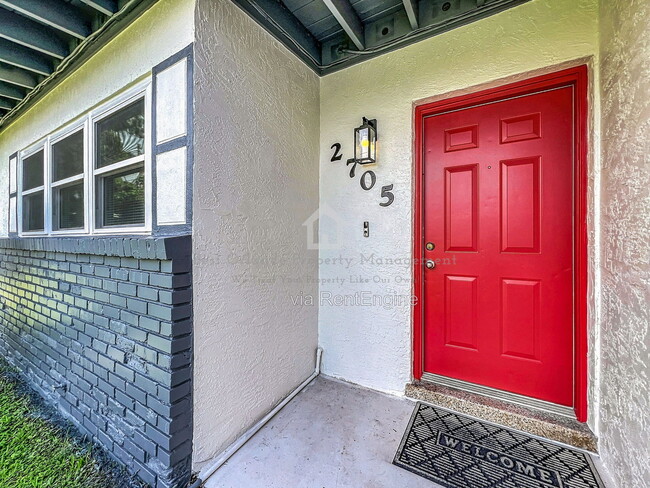 Building Photo - 2705 Gulfstream Rd