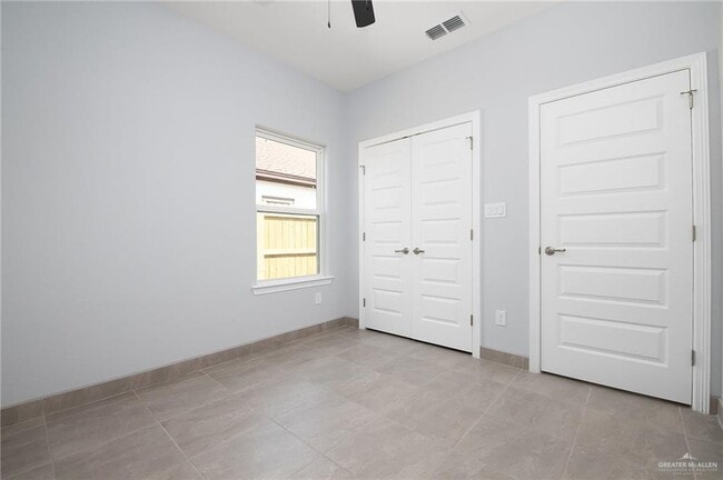 Building Photo - 2222 N Vly Cir