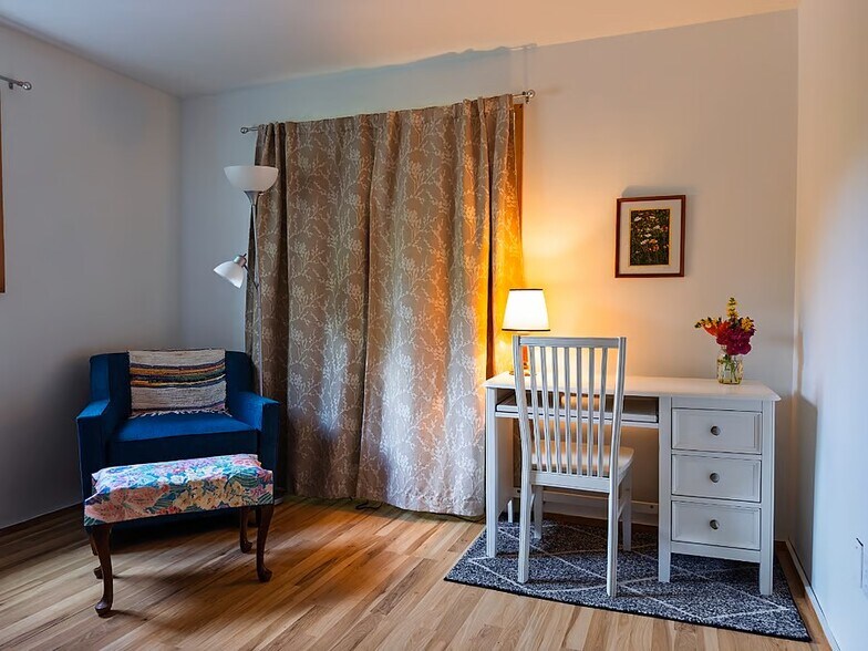 Building Photo - 7035 App Rd