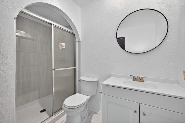 Building Photo - 14315 Lourdes Dr