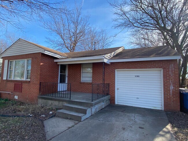 Building Photo - 3 Bedroom house near TU!!!
