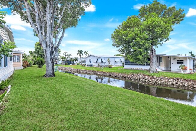 Building Photo - Furnished 2BR/2BA Home in Jamaica Bay Vill...