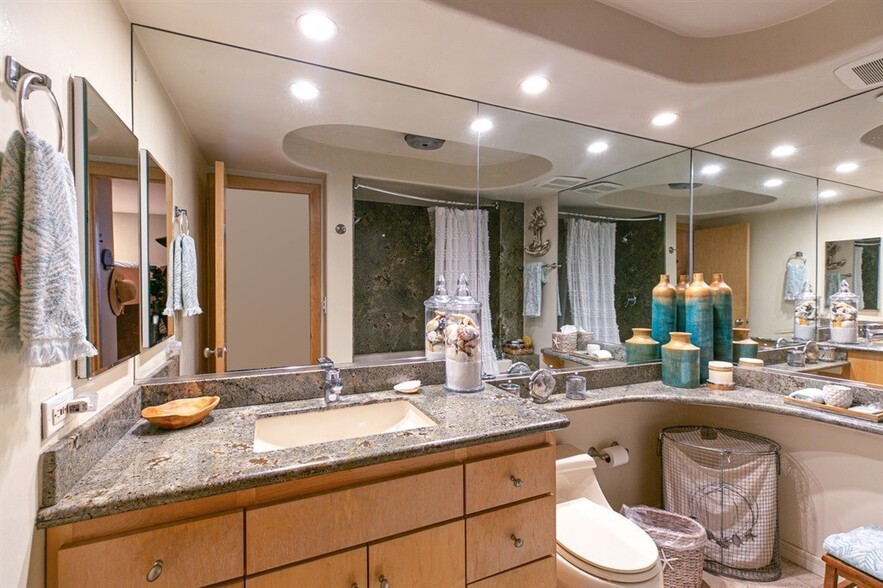 bathroom with shower tub - 1830 Avenida Del Mundo