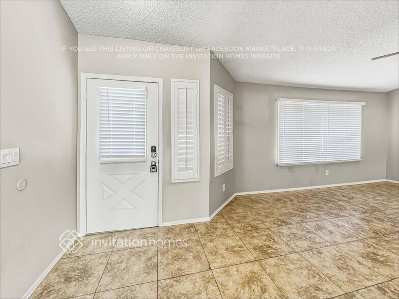 Building Photo - 6526 N 69th Dr