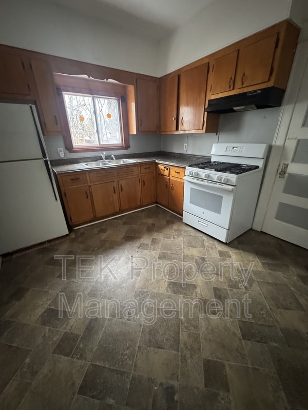 Building Photo - 42-44 Tacoma Street