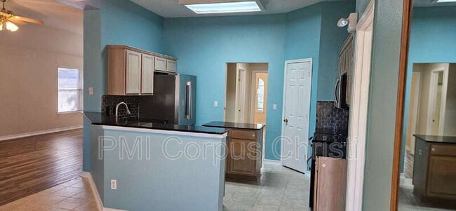 Building Photo - 7806 Jim Wells Dr