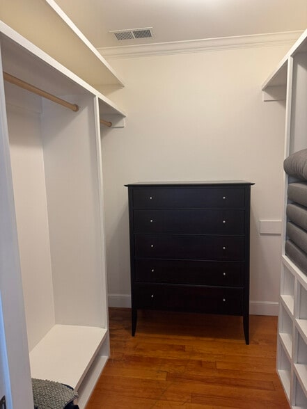 Building Photo - 2141 Forest View Ave