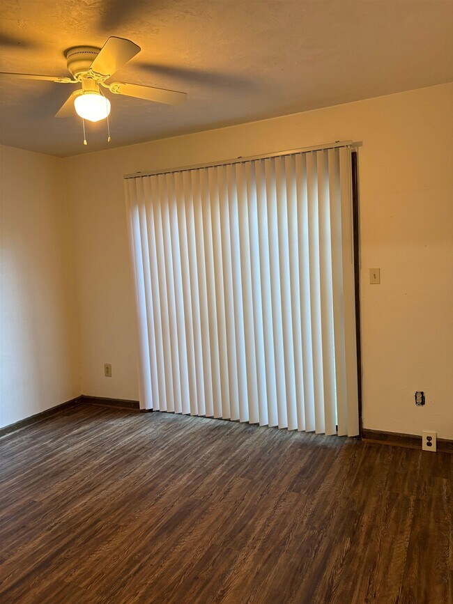 Building Photo - 3743 Donovan Dr