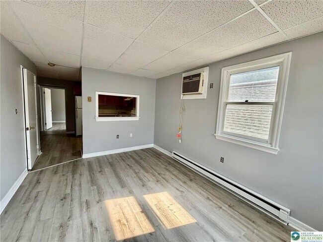 Building Photo - 210 W Main St