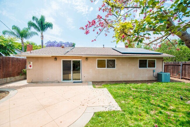 Building Photo - 3 Bedroom Single Family Home in the Brea-O...