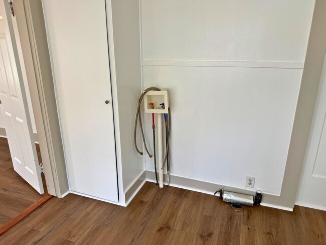 Building Photo - 1810 7th St