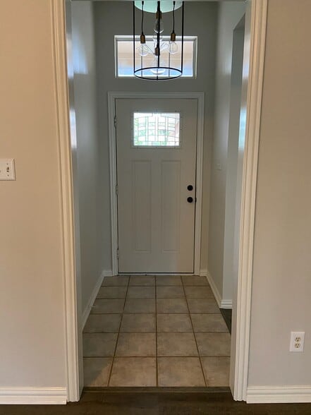 Building Photo - 1016 Brookhaven