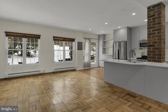 Building Photo - 1400 Martha Custis Dr