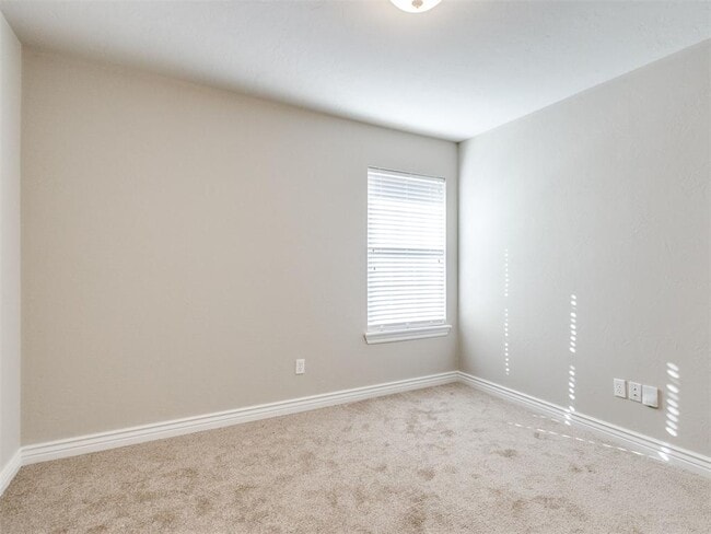 Building Photo - 3409 Valley