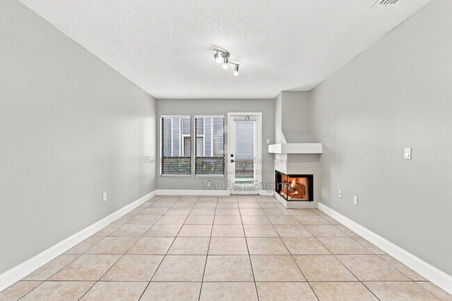 Building Photo - 9430 Torrington Ave