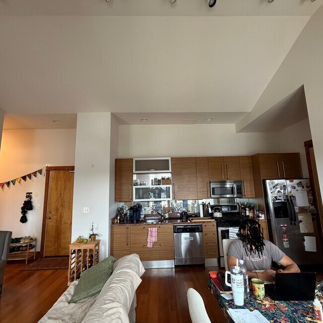 Building Photo - 5346 S Cornell Ave