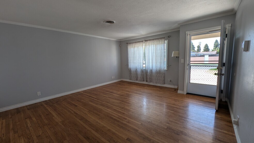 Building Photo - 6342 Alexandria Dr