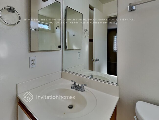 Building Photo - 12924 N Primrose St