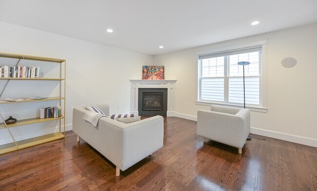 Building Photo - 199 W 8th St