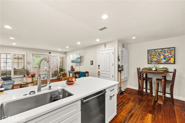 Building Photo - 3860 Amberly Dr