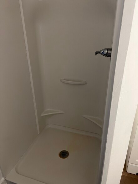 Bathroom - 18 First St