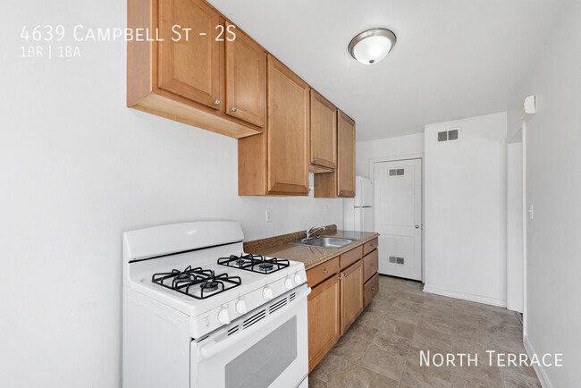 Building Photo - 1BR with Hardwood Floors Near UMKC