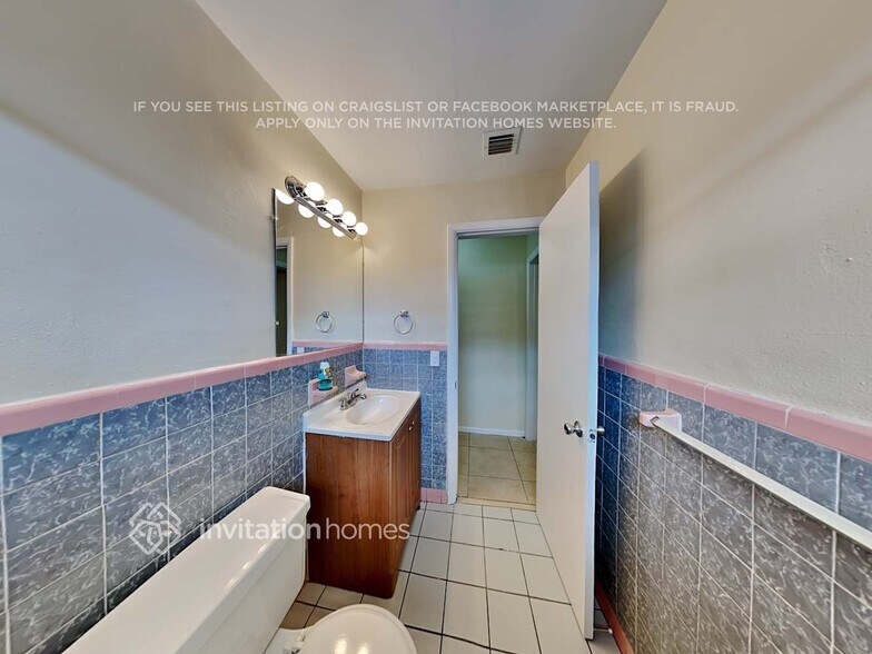 Building Photo - 6980 SW 30th St