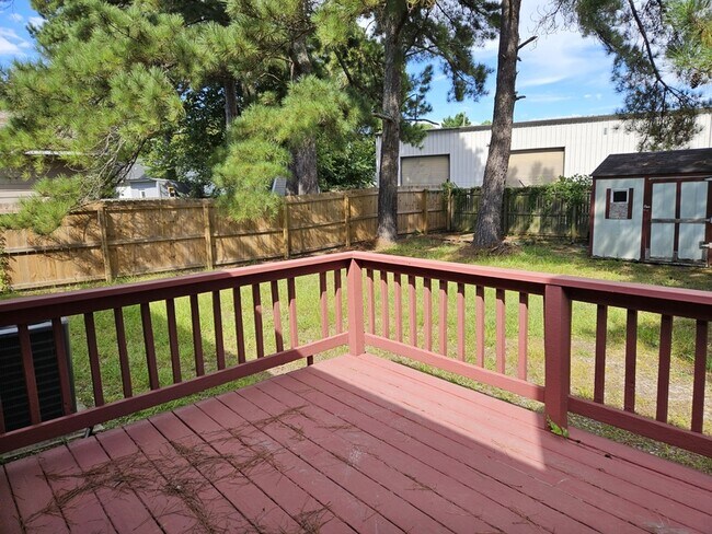 Building Photo - 1591 Hazelcrest Dr