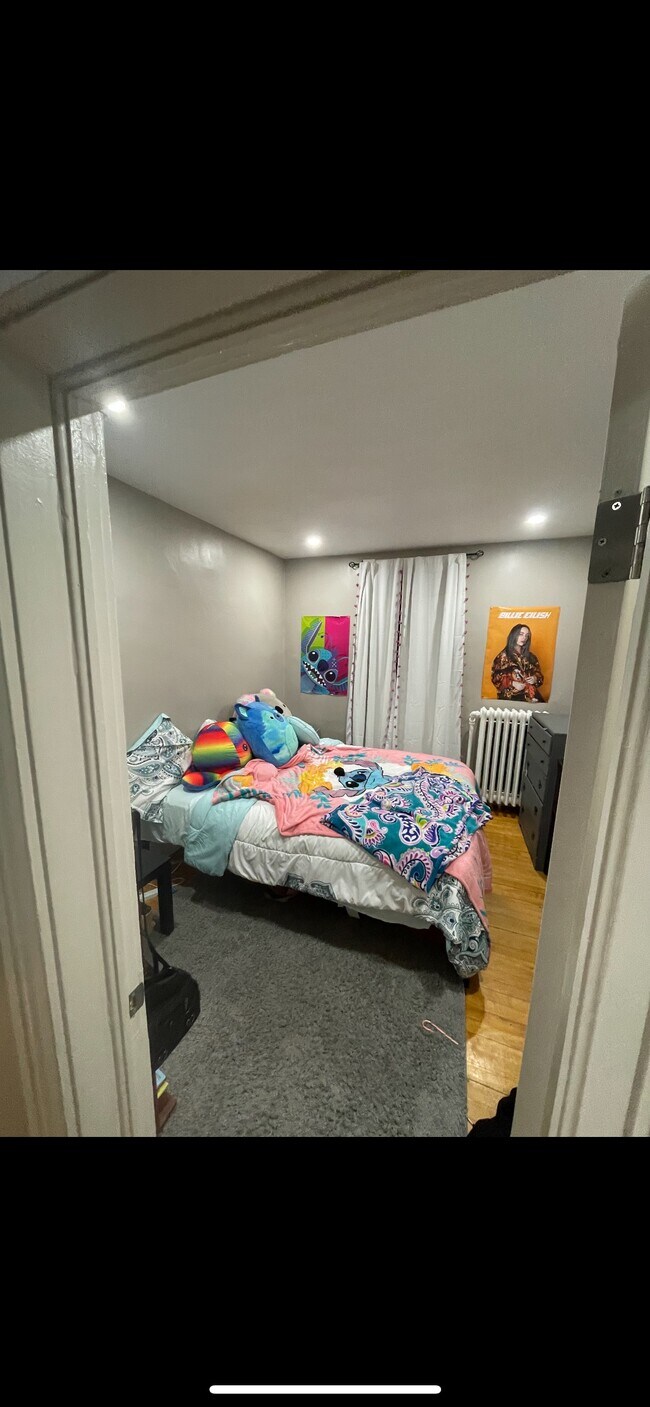 Building Photo - 2738 Emerson Ave S