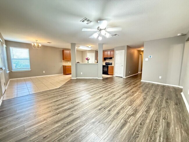 Building Photo - Nice 3 bedroom 2 Bath One Story Home..Avai...