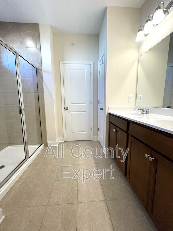 Building Photo - 502 Cooper Ln