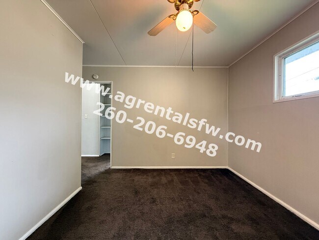 Building Photo - 2131 Cozy Ct