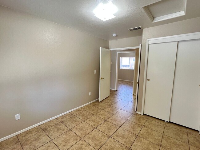 Building Photo - 1320 Reddick Ln