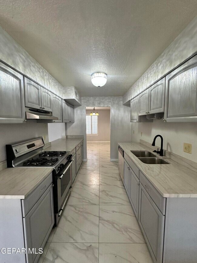 Building Photo - 10838 Valle Grande Ct