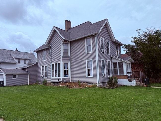Primary Photo - 321 Clay St